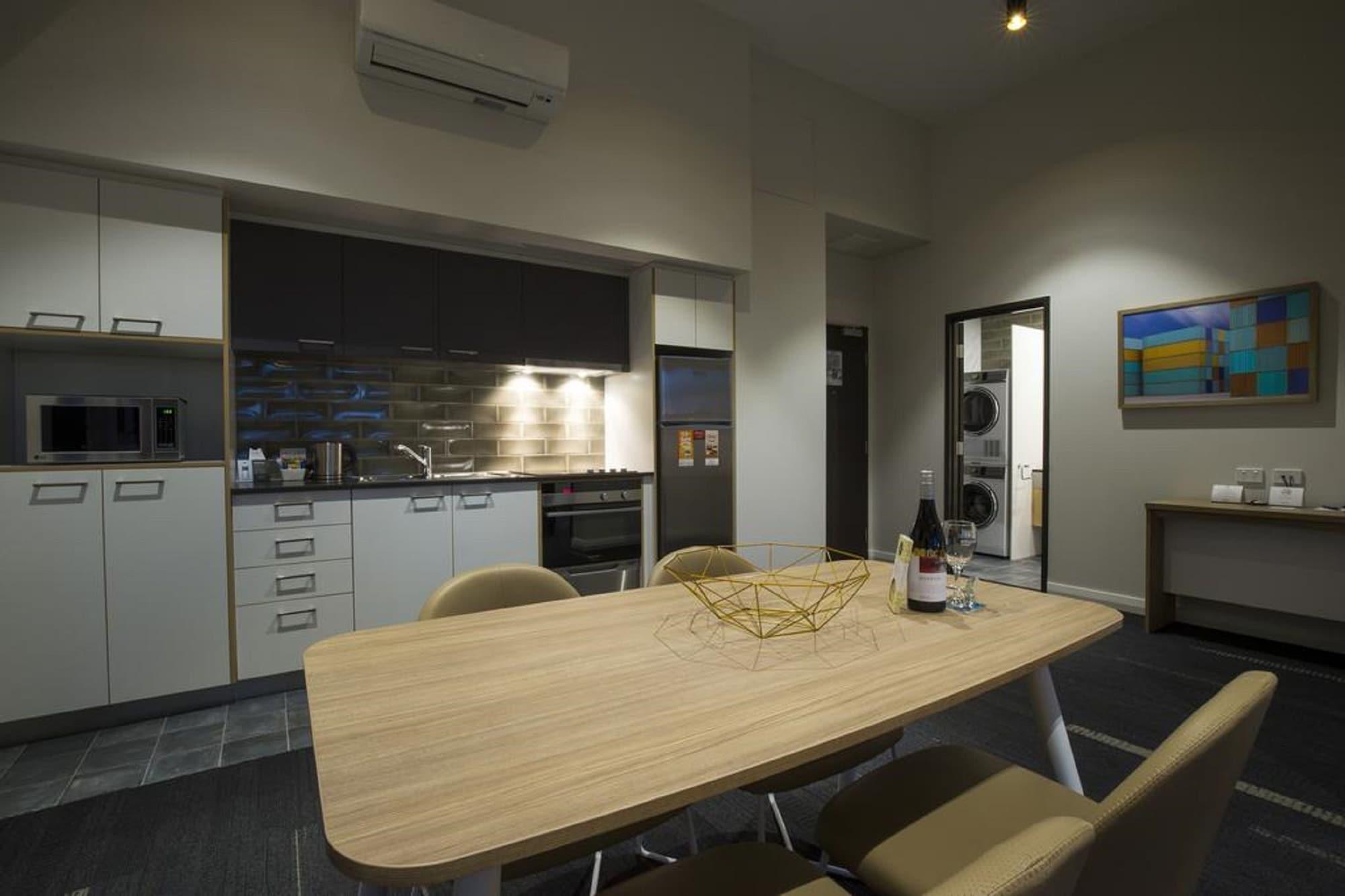 Quest Fremantle Aparthotel Exterior photo